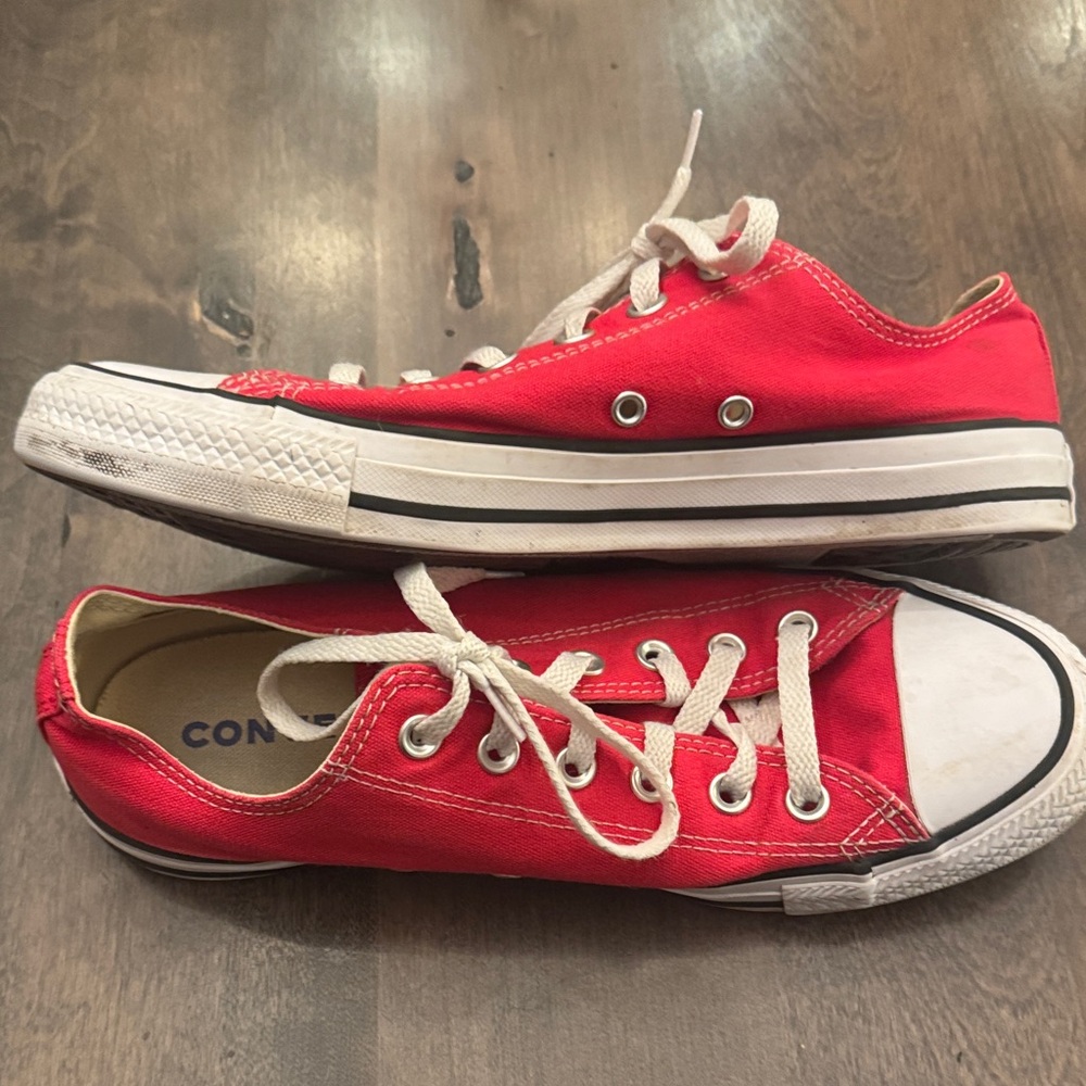 Converse Chuck Taylor All Stars Red Canvas Low-Top Sneakers - women’s 10/men’s 8 - Picture 2 of 6